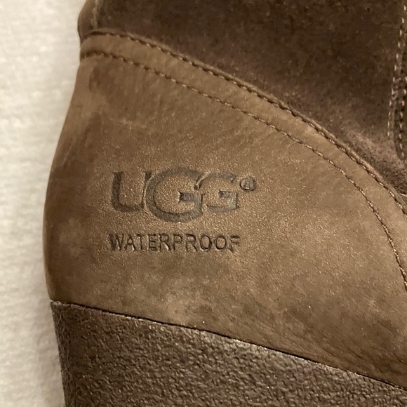 UGG Dark Brown Shearling-Lined Boots. Wedge heel.Size 7. Wear high or roll down! - Picture 8 of 13